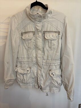 Women's Cream Utility Jacket with Multiple Front Pockets